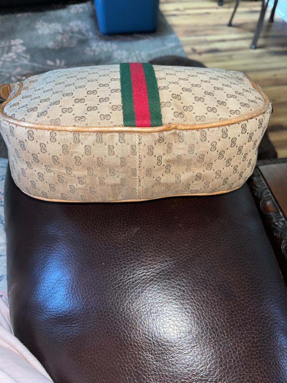 EUC Authentic Vintage Gucci Micro GG Monogram Canvas and leather Handbag plus - Picture 3 of 15